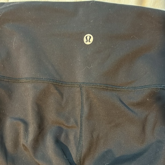LULULEMON Black Align High Rise Leggings SMALL HOLE IN THE KNEE - Picture 2 of 3